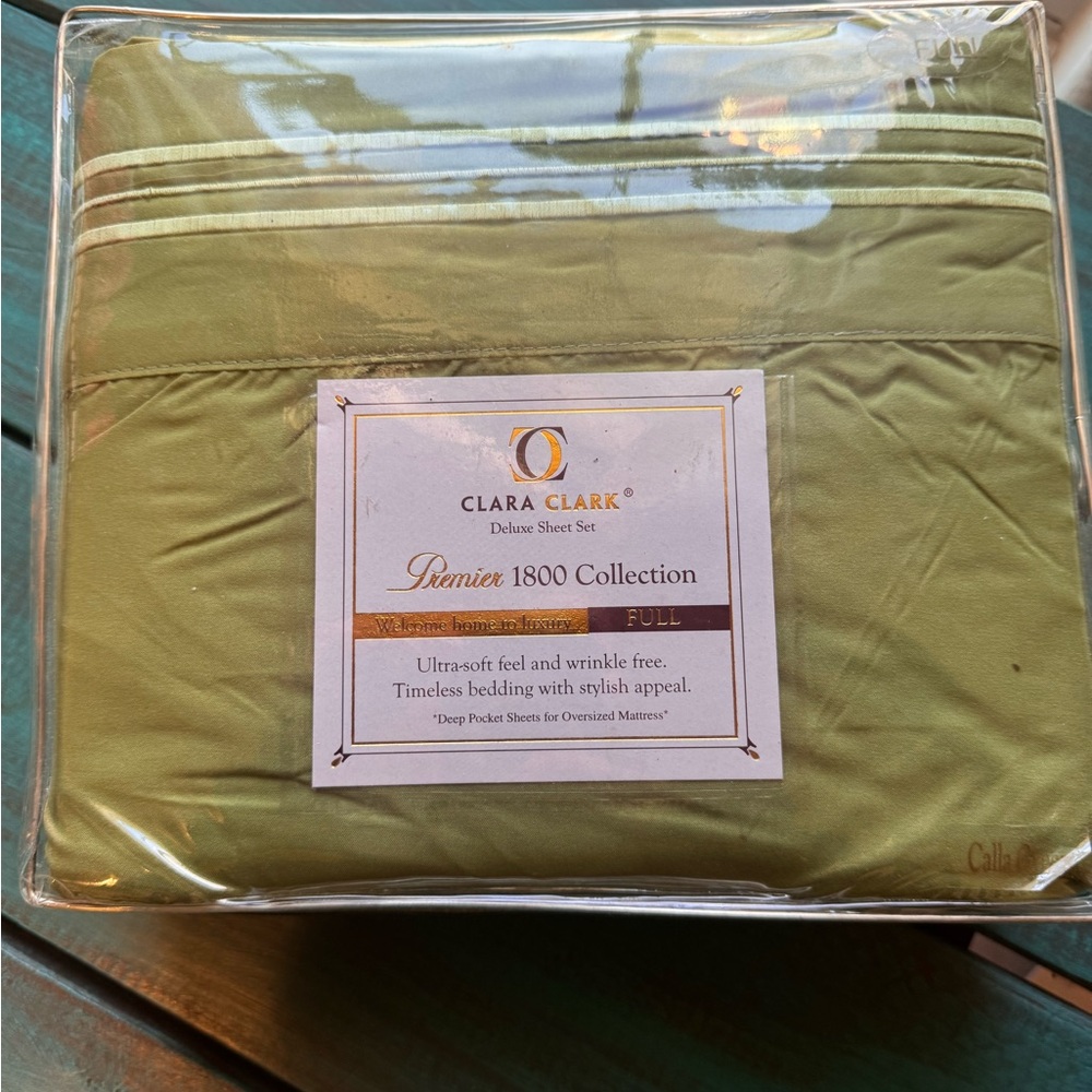 Clara Clark Premier 1800 Collection Sheet Set in Gold